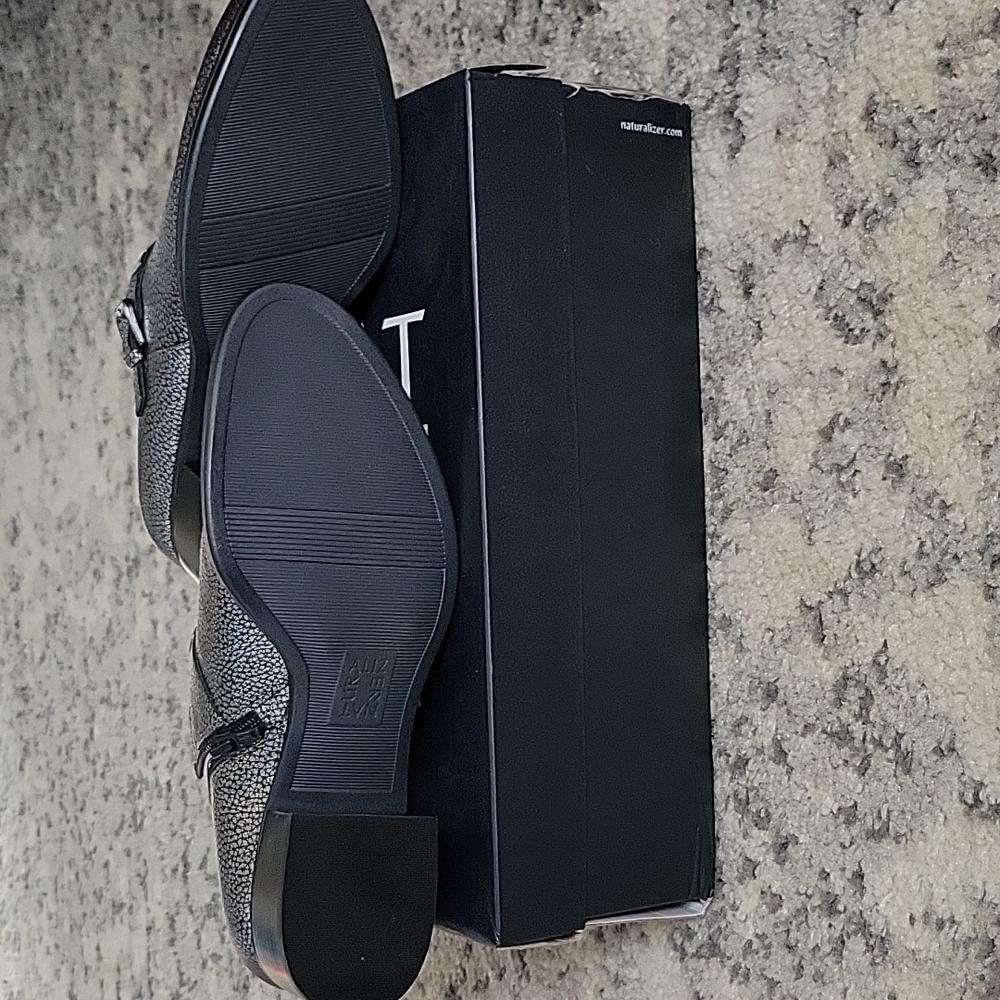 Naturalizer Booties - Picture 4 of 4